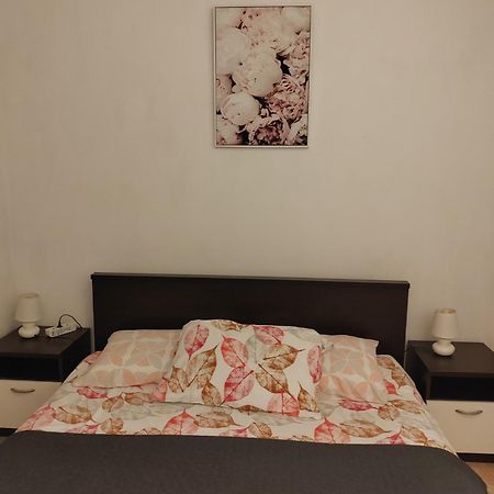 Apartments Sandra 1335 Pula Luaran gambar
