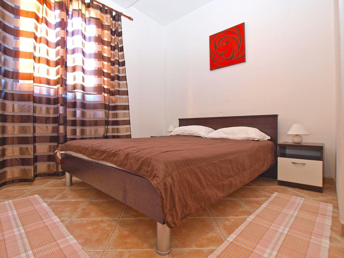 Apartments Sandra 1335 Pula Luaran gambar