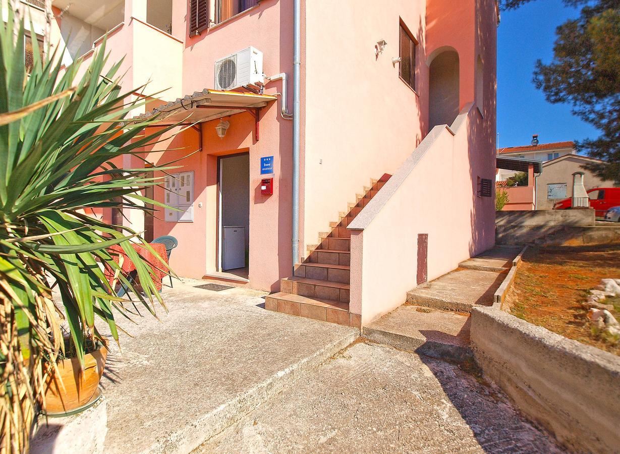 Apartments Sandra 1335 Pula Luaran gambar